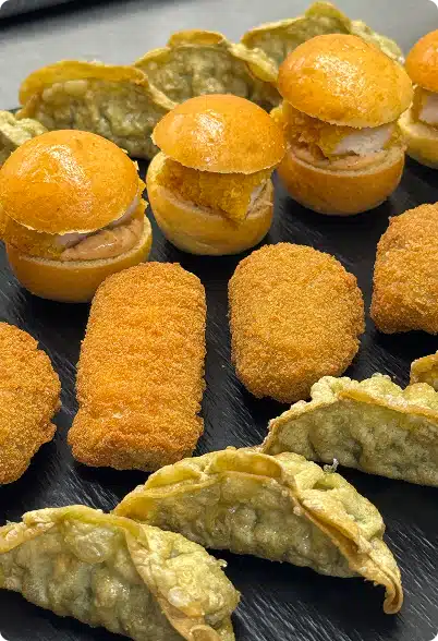 Gyozas maison, burger poulet, croustillant pané